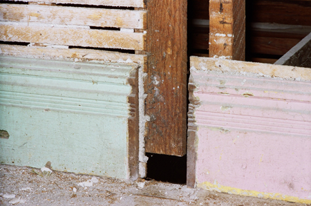 attic_gable_baseboard